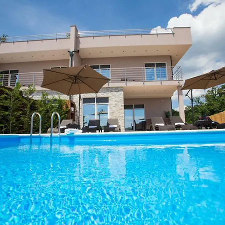 Stella Villa *