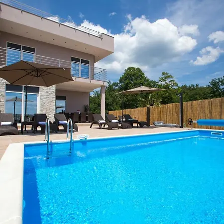 Stella Villa *